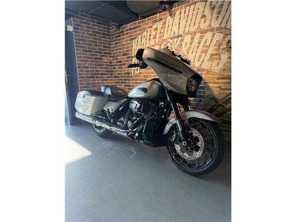 2023 harley-davidson FLHXSE Street Glide CVO 121