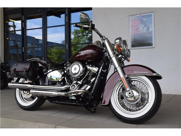 FLDE Softail Deluxe mit KessTech Auspuff