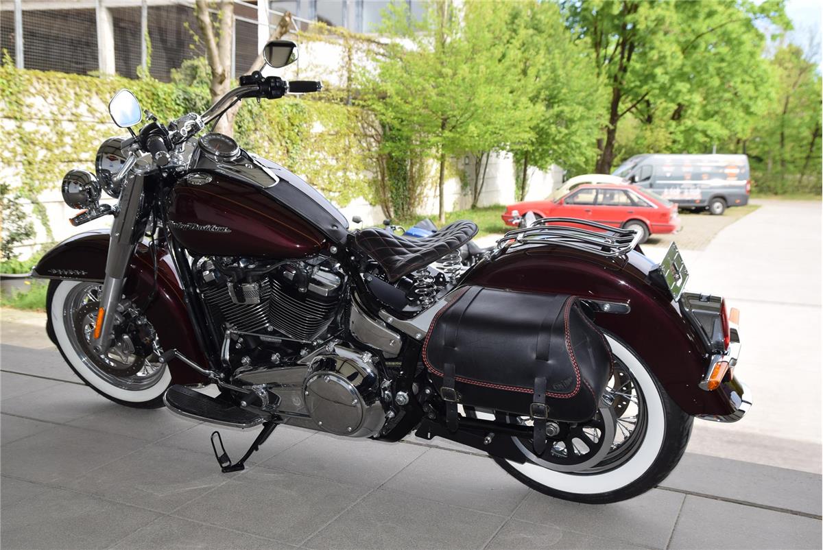 FLDE Softail Deluxe mit KessTech Auspuff
