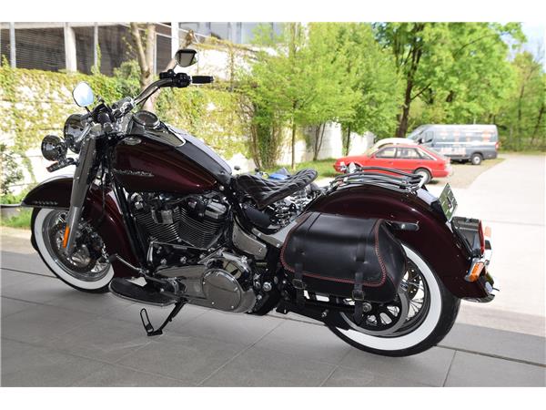 FLDE Softail Deluxe mit KessTech Auspuff