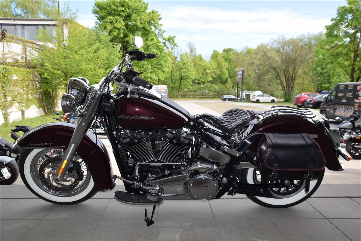 FLDE Softail Deluxe mit KessTech Auspuff