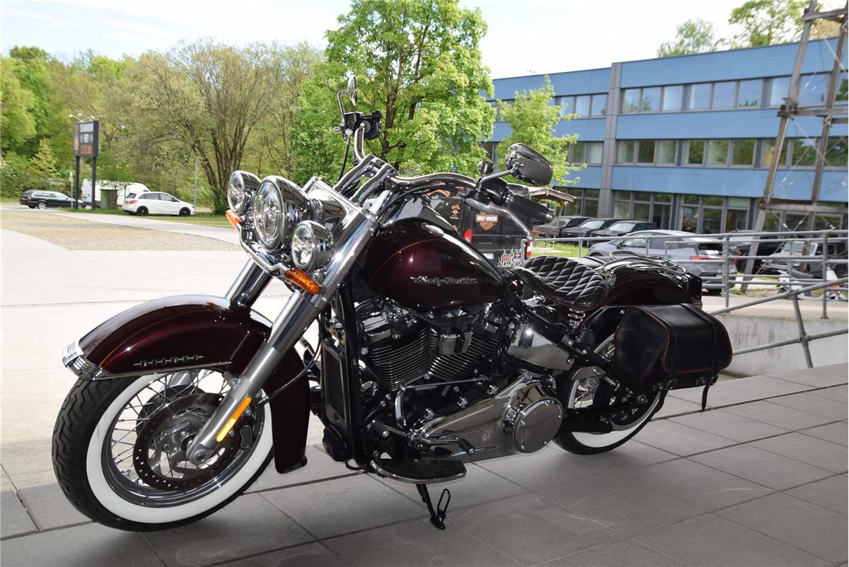 FLDE Softail Deluxe mit KessTech Auspuff