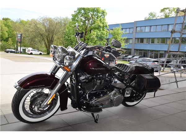 FLDE Softail Deluxe mit KessTech Auspuff