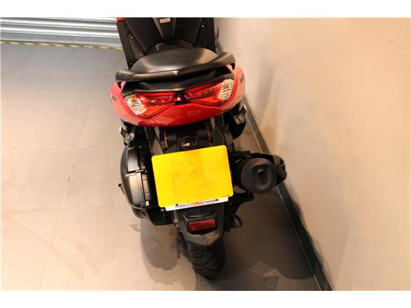YAMAHA N-MAX 125