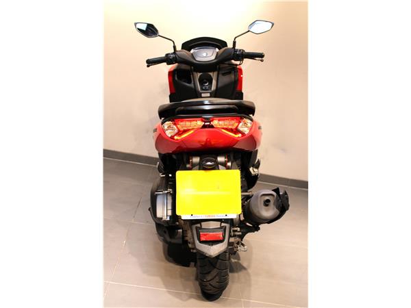 YAMAHA N-MAX 125