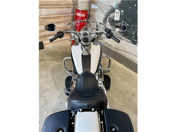 2018 HARLEY-DAVIDSON DELUXE