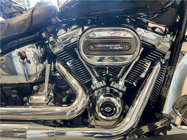 2018 HARLEY-DAVIDSON DELUXE