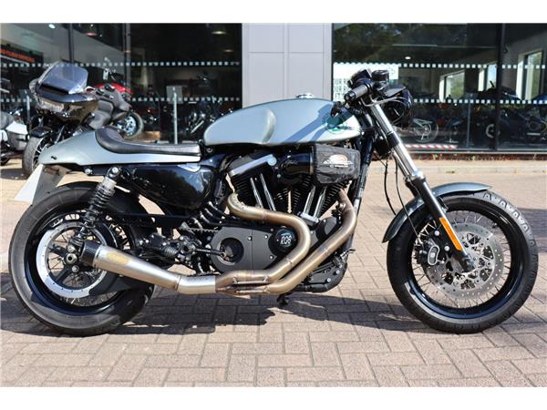 2016 HARLEY-DAVIDSON SPORTSTER XL883R ROADSTER