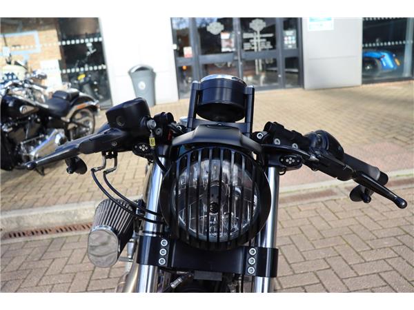 2016 HARLEY-DAVIDSON SPORTSTER XL883R ROADSTER