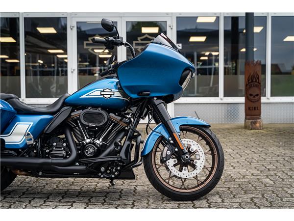 Harley-Davidson FLTRXST Road Glide ST 