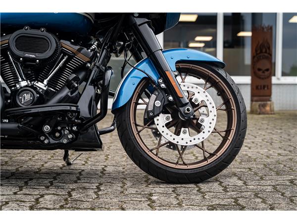 Harley-Davidson FLTRXST Road Glide ST 
