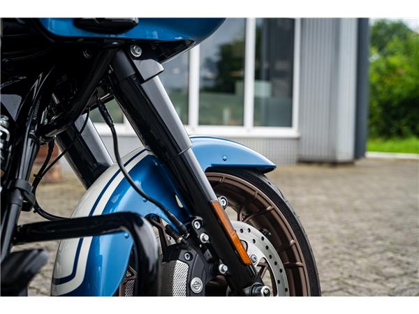 Harley-Davidson FLTRXST Road Glide ST 