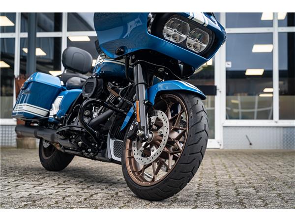 Harley-Davidson FLTRXST Road Glide ST 