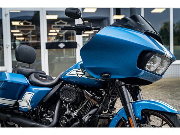 Harley-Davidson FLTRXST Road Glide ST 