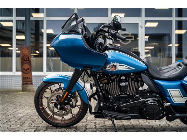 Harley-Davidson FLTRXST Road Glide ST 