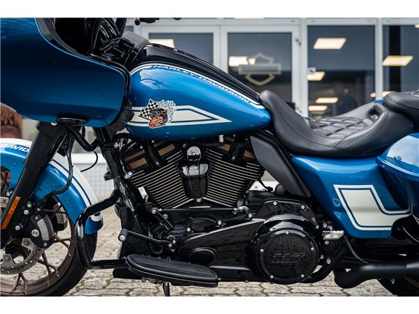 Harley-Davidson FLTRXST Road Glide ST 