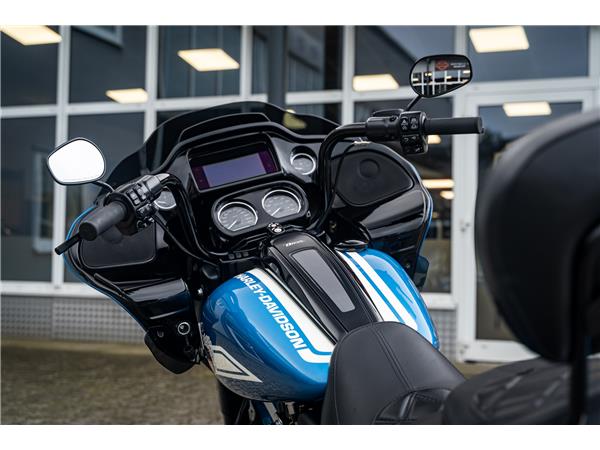 Harley-Davidson FLTRXST Road Glide ST 