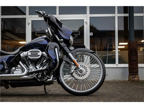 Harley-Davidson CVO STREET GLIDE 110 FLHXSE - Jekill&Hyde - 26 Zoll