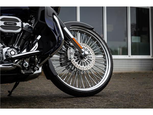 Harley-Davidson CVO STREET GLIDE 110 FLHXSE - Jekill&Hyde - 26 Zoll