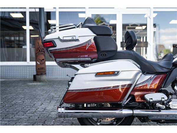 Harley-Davidson CVO Electra Glide Ultra Ltd. 110ci - JEKILL & HYDE