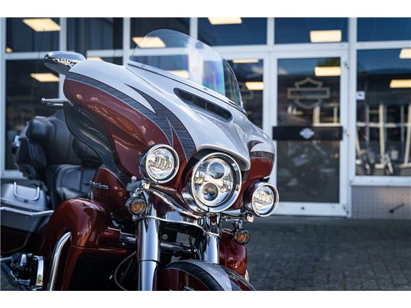 Harley-Davidson CVO Electra Glide Ultra Ltd. 110ci - JEKILL & HYDE