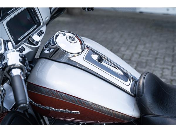 Harley-Davidson CVO Electra Glide Ultra Ltd. 110ci - JEKILL & HYDE
