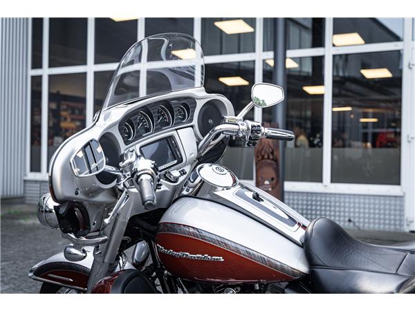 Harley-Davidson CVO Electra Glide Ultra Ltd. 110ci - JEKILL & HYDE