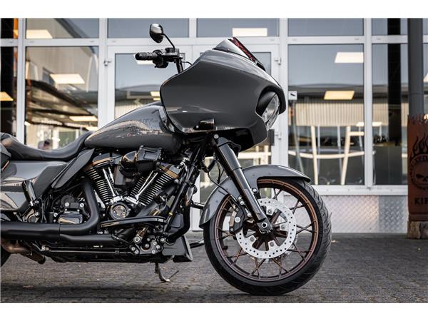 Harley-Davidson FLTRXST Road Glide ST - Kesstech -
