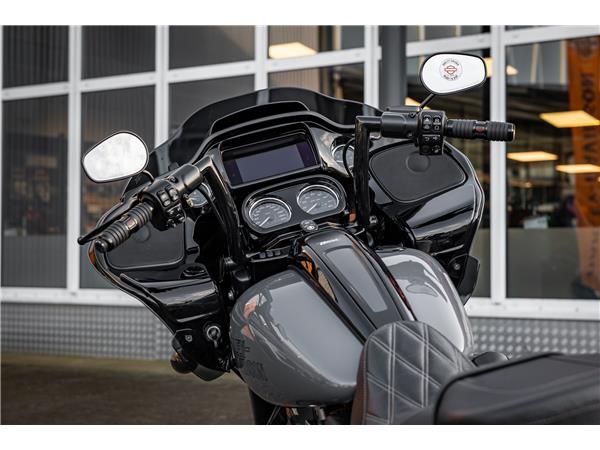 Harley-Davidson FLTRXST Road Glide ST - Kesstech -