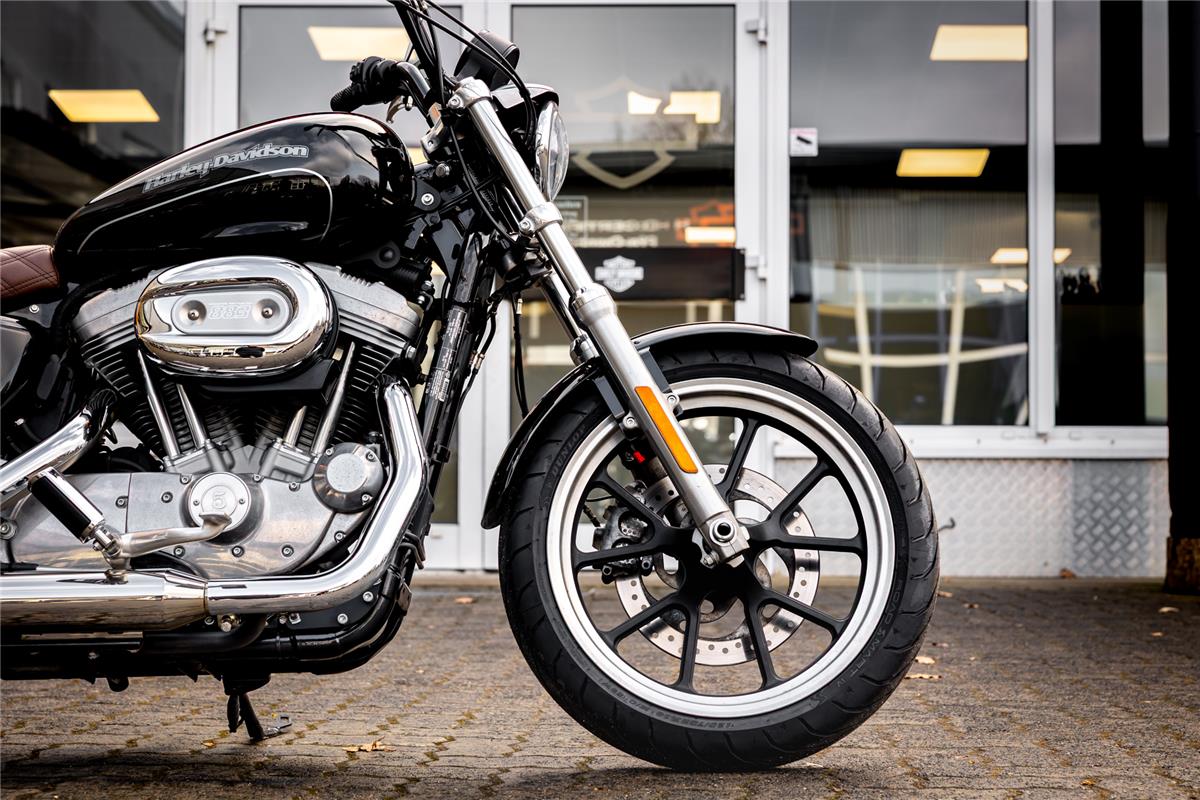 Harley-Davidson XL883L SUPERLOW SPORTSTER - MILLER ABGASANLAGE