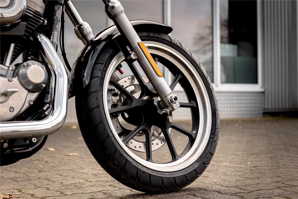 Harley-Davidson XL883L SUPERLOW SPORTSTER - MILLER ABGASANLAGE