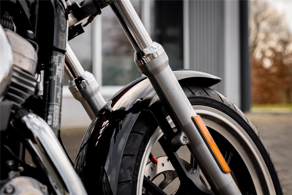 Harley-Davidson XL883L SUPERLOW SPORTSTER - MILLER ABGASANLAGE
