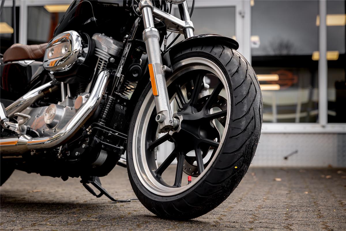 Harley-Davidson XL883L SUPERLOW SPORTSTER - MILLER ABGASANLAGE