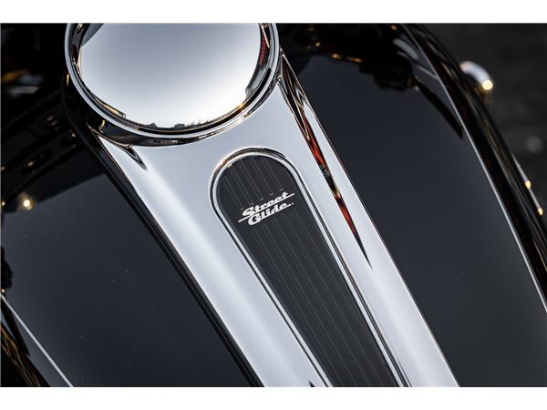 Harley-Davidson STREET GLIDE SPECIAL FLHXS