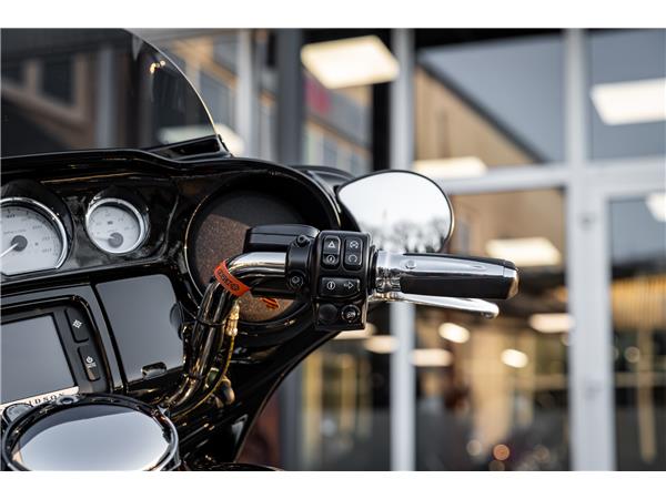 Harley-Davidson STREET GLIDE SPECIAL FLHXS