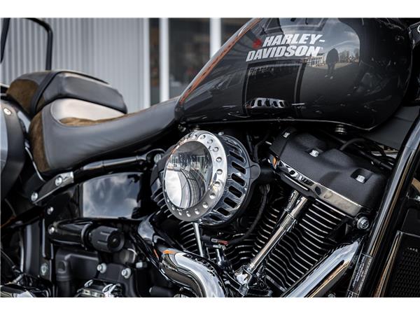 Harley-Davidson FLSB SPORT GLIDE 107 - Dr. Jekill & Mr. Hyde -
