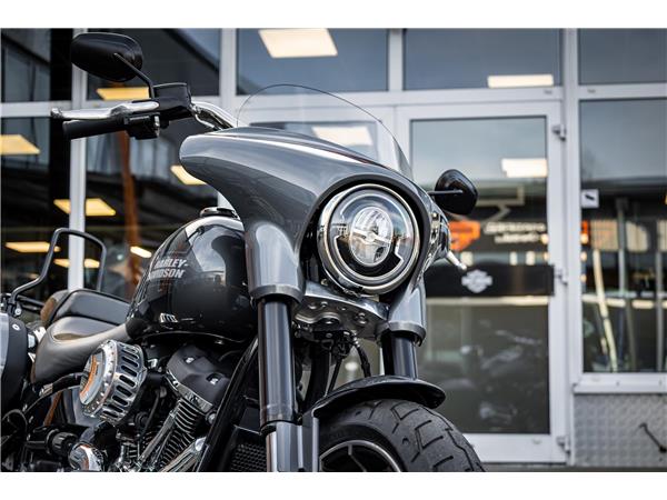 Harley-Davidson FLSB SPORT GLIDE 107 - Dr. Jekill & Mr. Hyde -