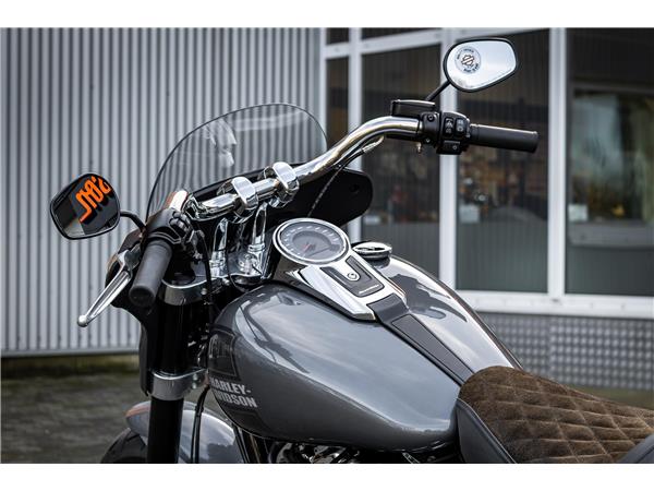 Harley-Davidson FLSB SPORT GLIDE 107 - Dr. Jekill & Mr. Hyde -