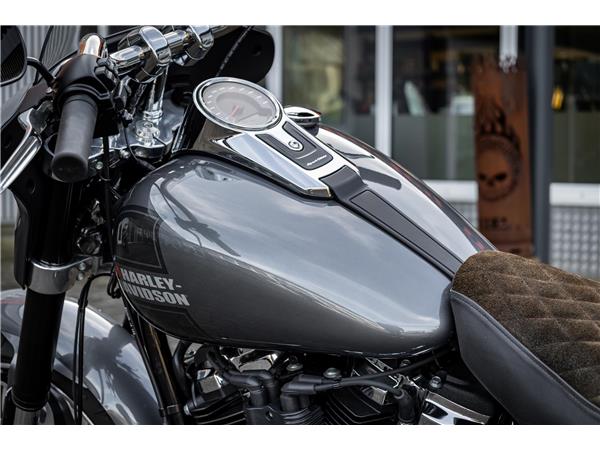 Harley-Davidson FLSB SPORT GLIDE 107 - Dr. Jekill & Mr. Hyde -
