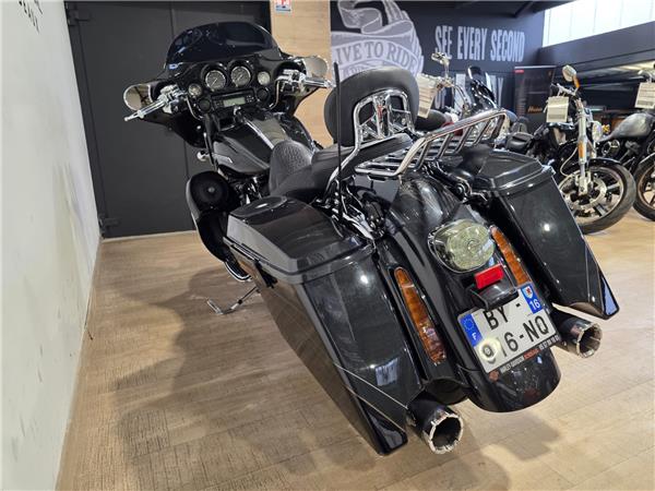 2012 HARLEY-DAVIDSON STREET GLIDE CVO