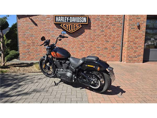 FXBBS Softail Street Bob 