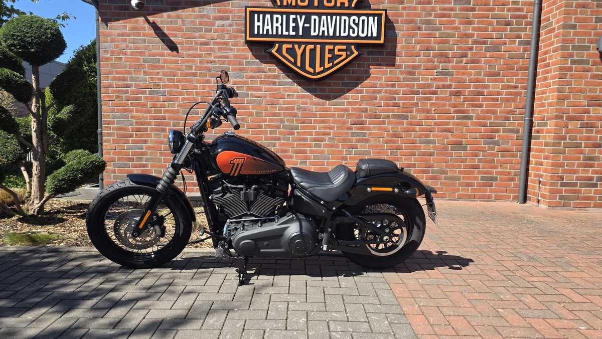 FXBBS Softail Street Bob 