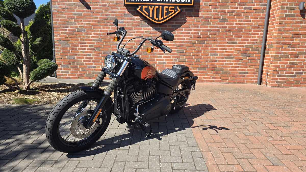 FXBBS Softail Street Bob 