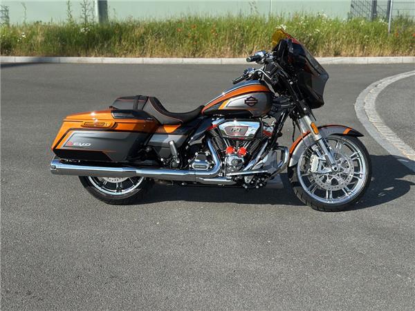 FLHXSE Street Glide CVO 
