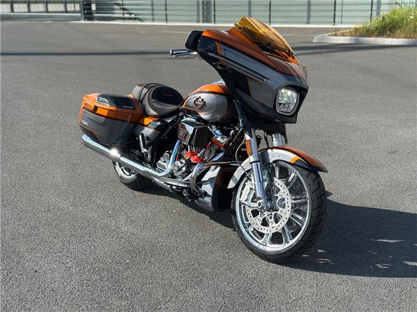 FLHXSE Street Glide CVO 