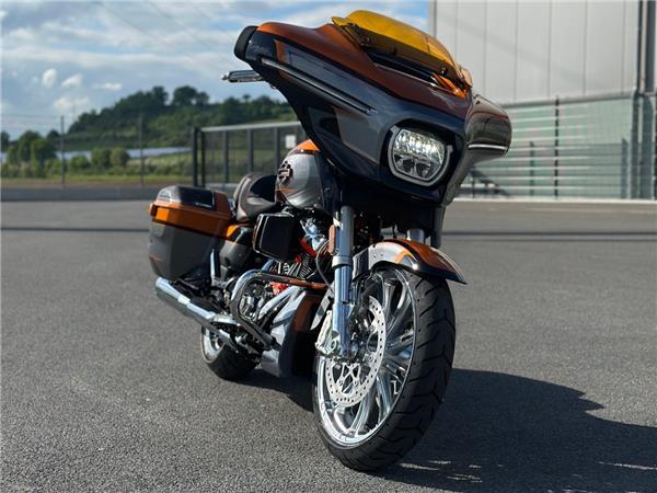 FLHXSE Street Glide CVO 