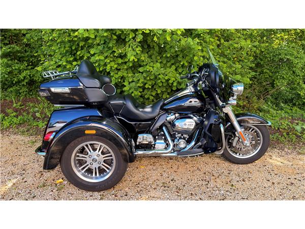 2019 HARLEY-DAVIDSON TRI GLIDE