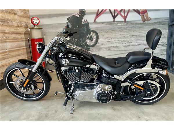 2015 HARLEY-DAVIDSON BREAKOUT
