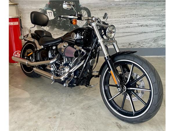 2015 HARLEY-DAVIDSON BREAKOUT