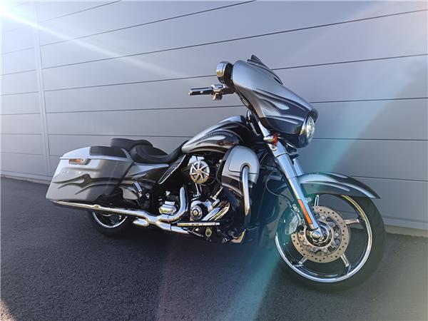 2015 HARLEY-DAVIDSON STREET GLIDE CVO